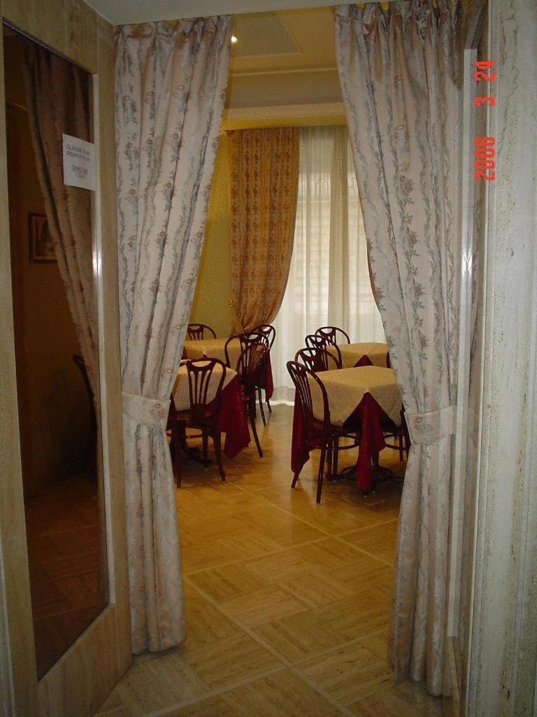 Hotel Dina Roma Dış mekan fotoğraf