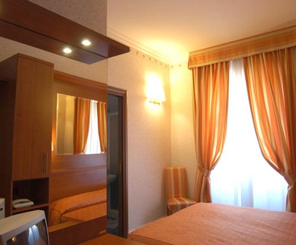 Hotel Dina Roma Dış mekan fotoğraf